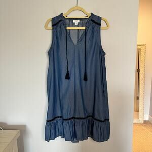 Crown and Ivy Sleeveless Chambray Dress Size Medium Tassels Ruffle Blue Preppy